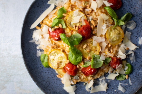 Frisches Risotto mit gelben Zucchini und Cherrytomaten - PAREA