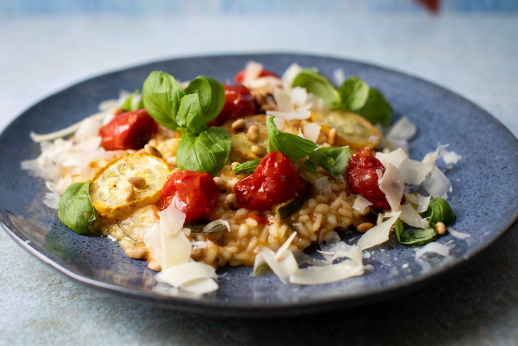 Frisches Risotto mit gelben Zucchini und Cherrytomaten - PAREA